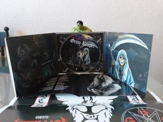 CD Grim Reaper - Walking in the Shadows