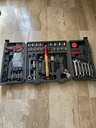 Caja de herramientas negra