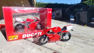 Miniatura Moto Ducati 996 1:18 Maisto