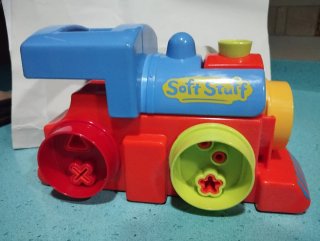 Tren de juguete para plastilina