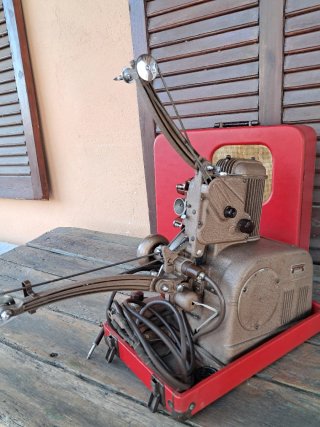 Proyector Cine Ampro Stylist 16mm