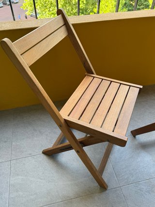 Conjunto mesa y sillas de madera
