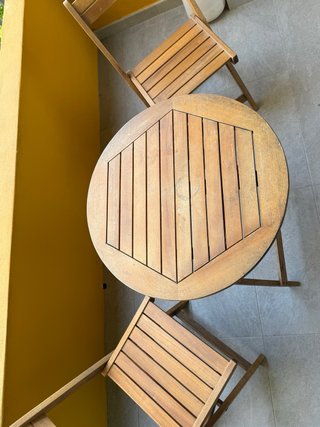 Conjunto mesa y sillas de madera