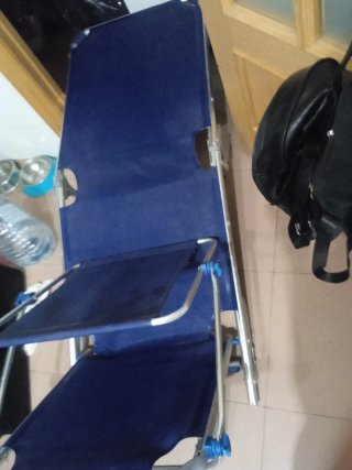 Tumbona plegable azul dos por 60 a 30 cada una est