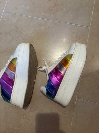 Zapatillas Kurt Geiger multicolor y blancas