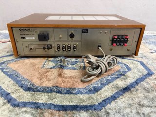 AMPLIFICADOR YAMAHA R300