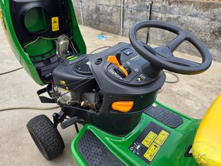 Tractor cortacésped John Deere 135r Series