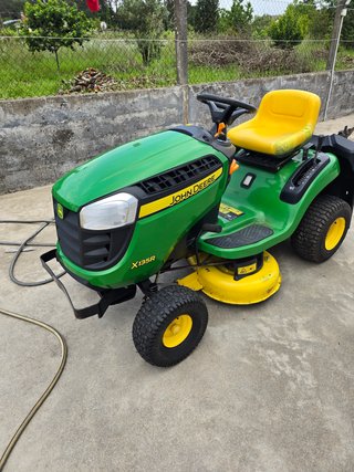 Tractor cortacésped John Deere 135r Series