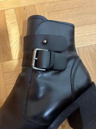 Botines de piel negros