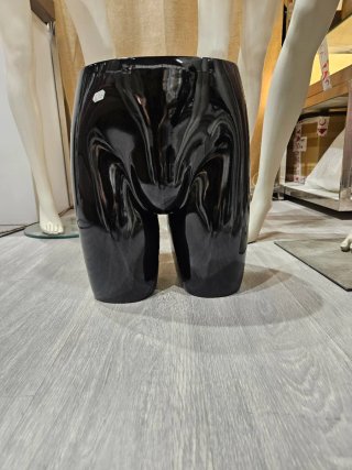 Maniquíes de hombre colección negro brillo.