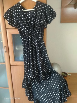 Vestido lunares corto delante largo detrás