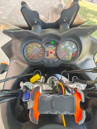 Suzuki V-Strom Adventure Moto