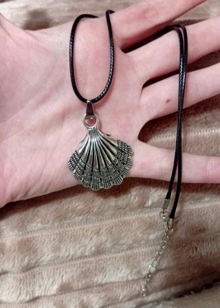 Collar con colgante concha marina