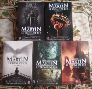 Colección de los 5 tomos de luego de tronos.