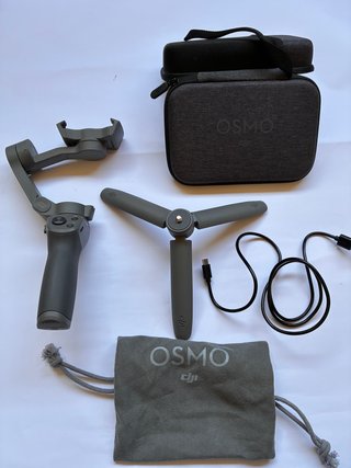 DJI Osmo Mobile 3 Combo Gimbal Estabilizador