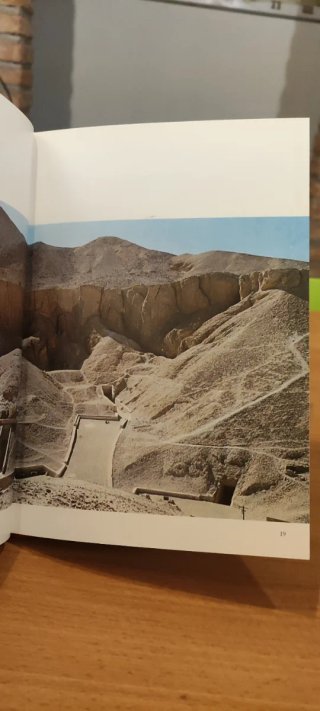 La Valle dei Re documenti d'Arte De Agostini 1981