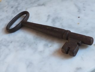 Llave antigua hierro forjado 17 cm