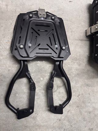 Baúl 45L Tiger Sport 660 + Soporte