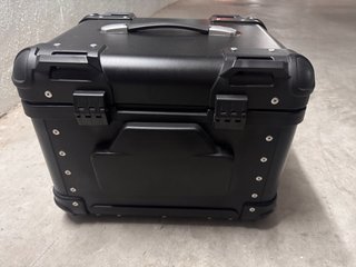 Baúl 45L Tiger Sport 660 + Soporte