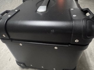 Baúl 45L Tiger Sport 660 + Soporte