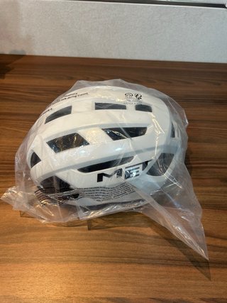 Casco MET blanco