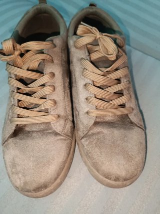 Lote zapatillas ante verde y marrón