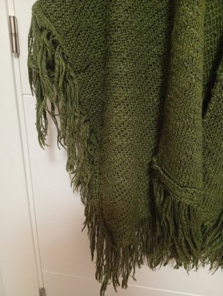 Cárdigan verde con flecos talla única