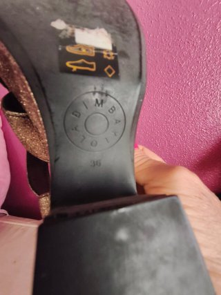 Sandalias de tacon de mujer . BIMBA Y LOLA.