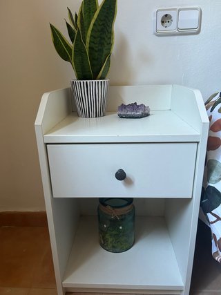 Mesita de noche Ikea