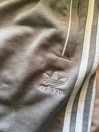 Pantalón corto chándal Adidas gris