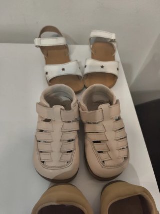 Sandalias barefoot  21/22  Lefties beige y blancas