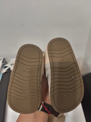 Sandalias barefoot  21/22  Lefties beige y blancas