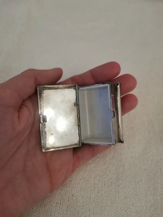Caja antigua para guardar rosario