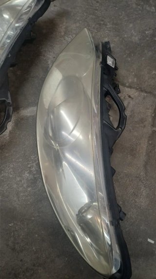 Faros Peugeot 407