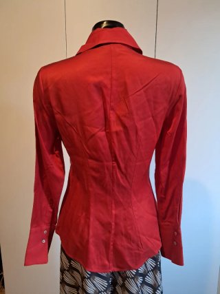 Camisa roja elegante