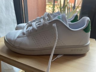 Zapatillas Adidas Advantage Blancas y Verdes