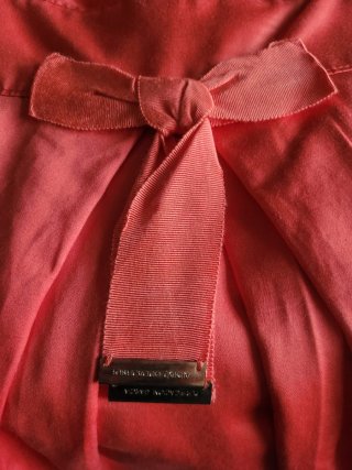 Vestido rojo suave sin mangas