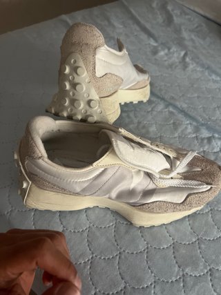 Tenis Beige y Blanco
