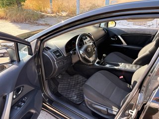 Toyota Avensis 2012