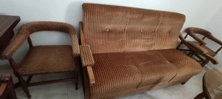 Sofá y 2 sillones tapizados