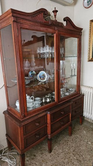 Vitrina expositor de madera y cristal
