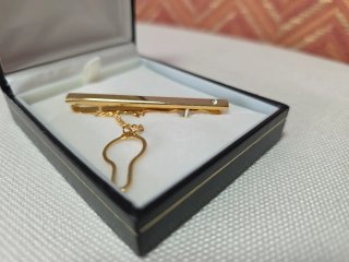 Pisa corbatas dorado con cadena y diamante