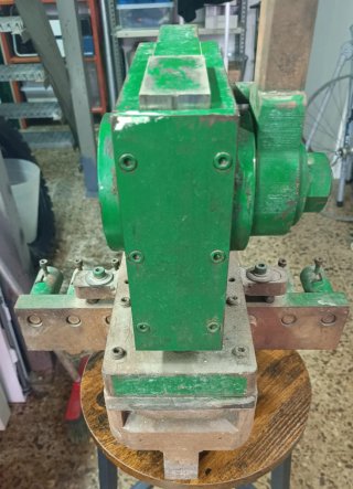 Troqueladora industrial.
