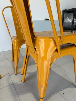 Conjunto 4 sillas metálicas mostaza