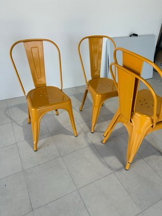 Conjunto 4 sillas metálicas mostaza