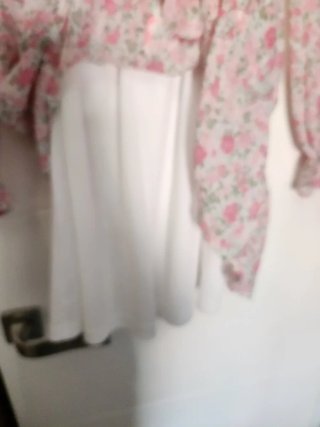 Vestido floral rosa manga larga