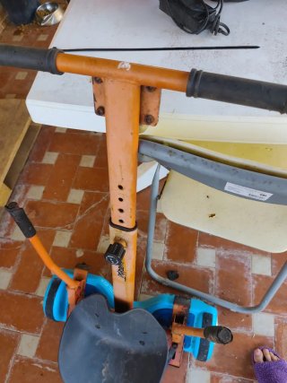 Patinete naranja 3 ruedas