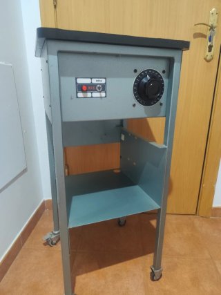 Mueble industrial con ruedas