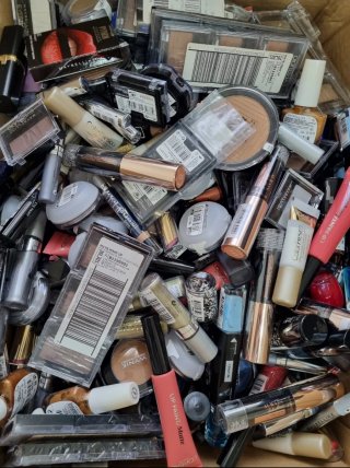 Último lote liquidación de maquillaje