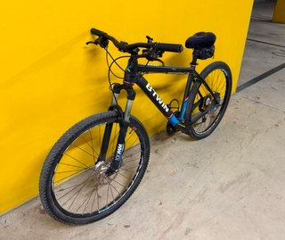 Bicicleta Rockrider 560